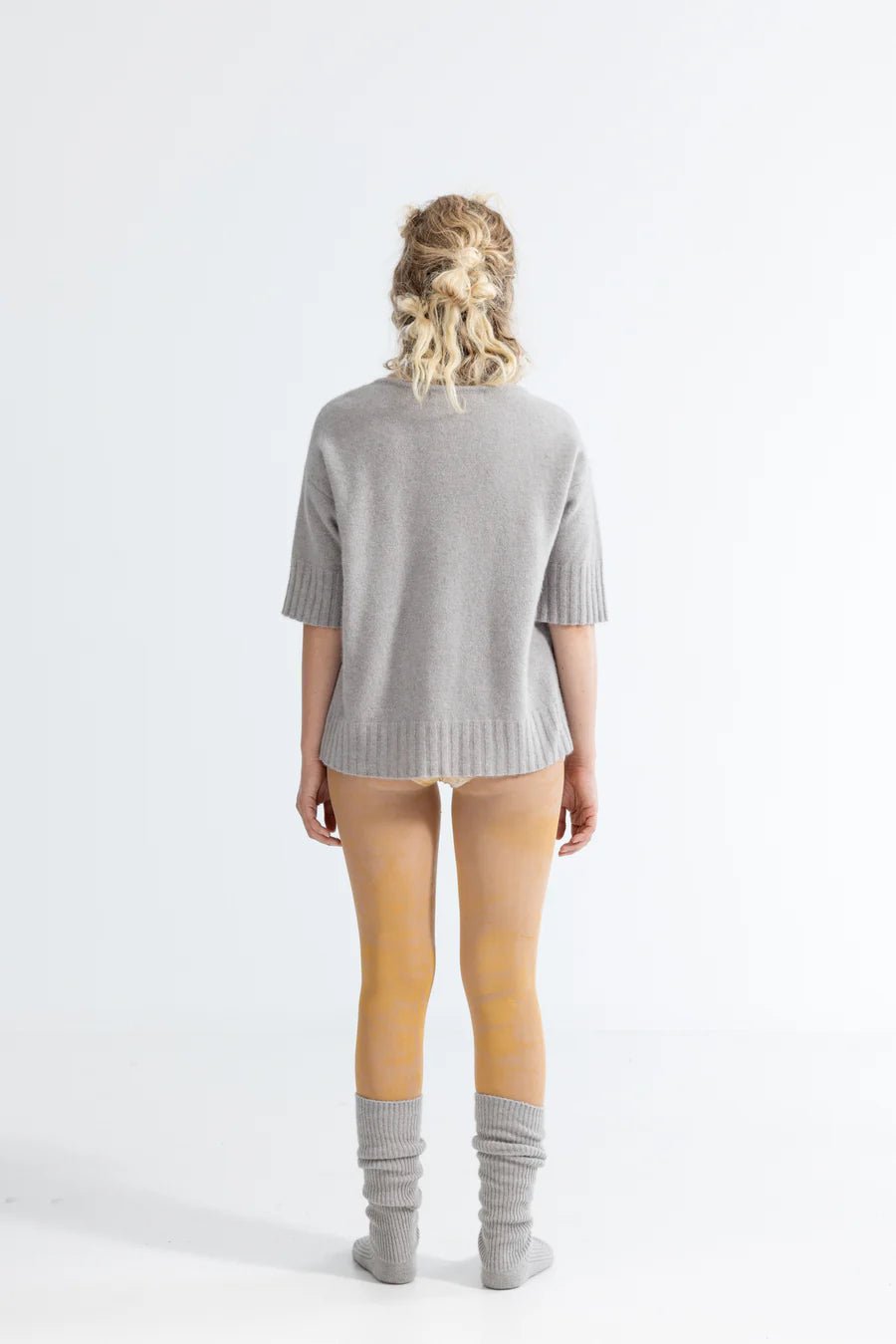 Lela Jacobs | U T-shirt | Ash | Palm Boutique