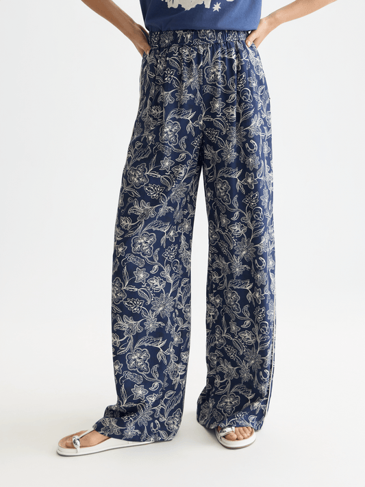 Scotch & Soda | Eleni All Over Printed Pant | Lucky Bandana | Palm Boutique