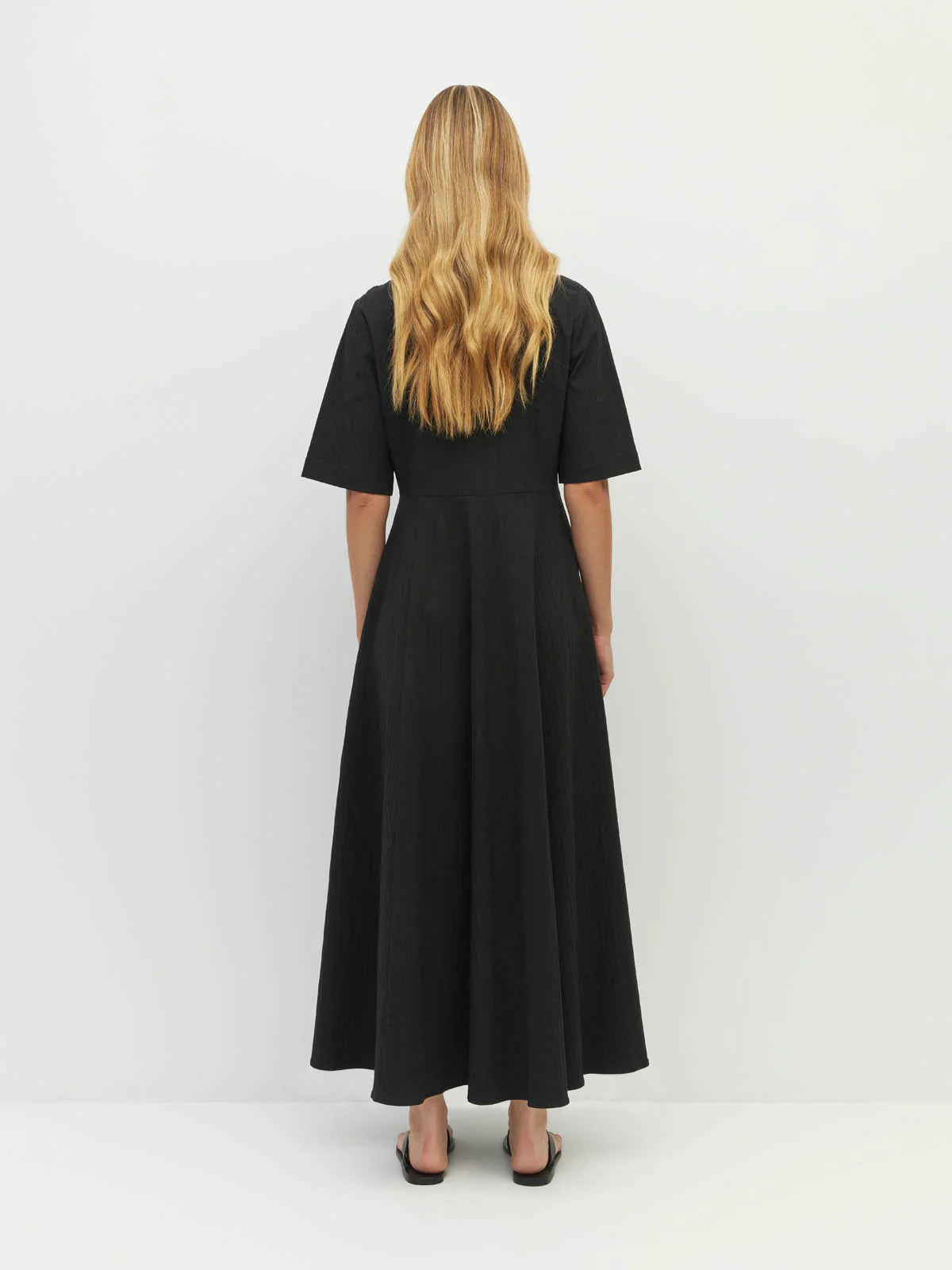 Delphi Dress (Thread Line Cotton) Black Linear