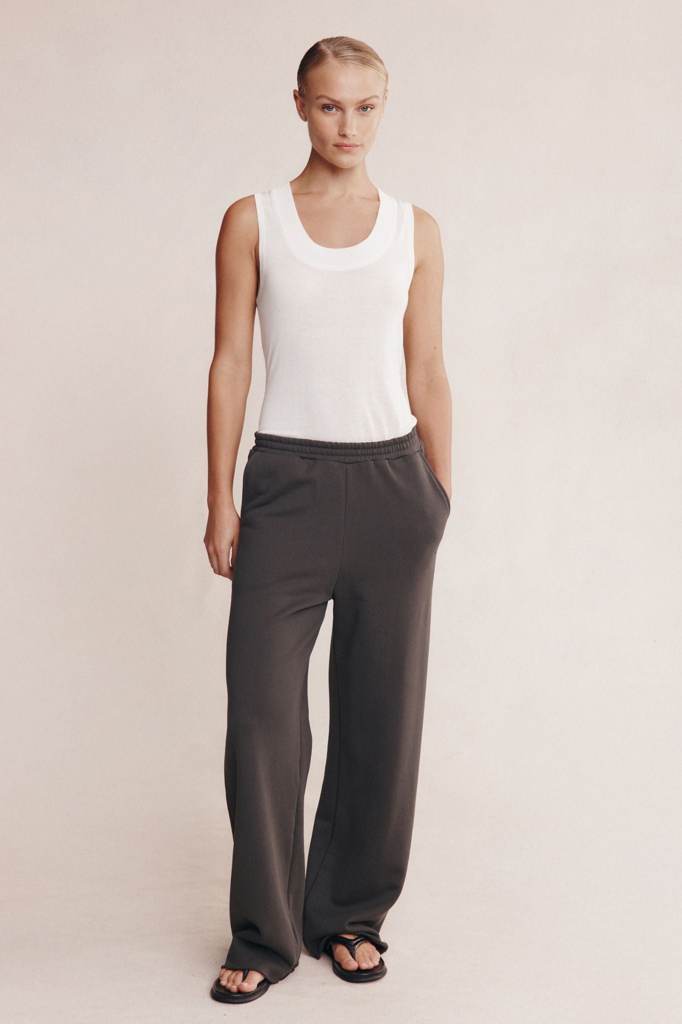 Robin Pant | Charcoal