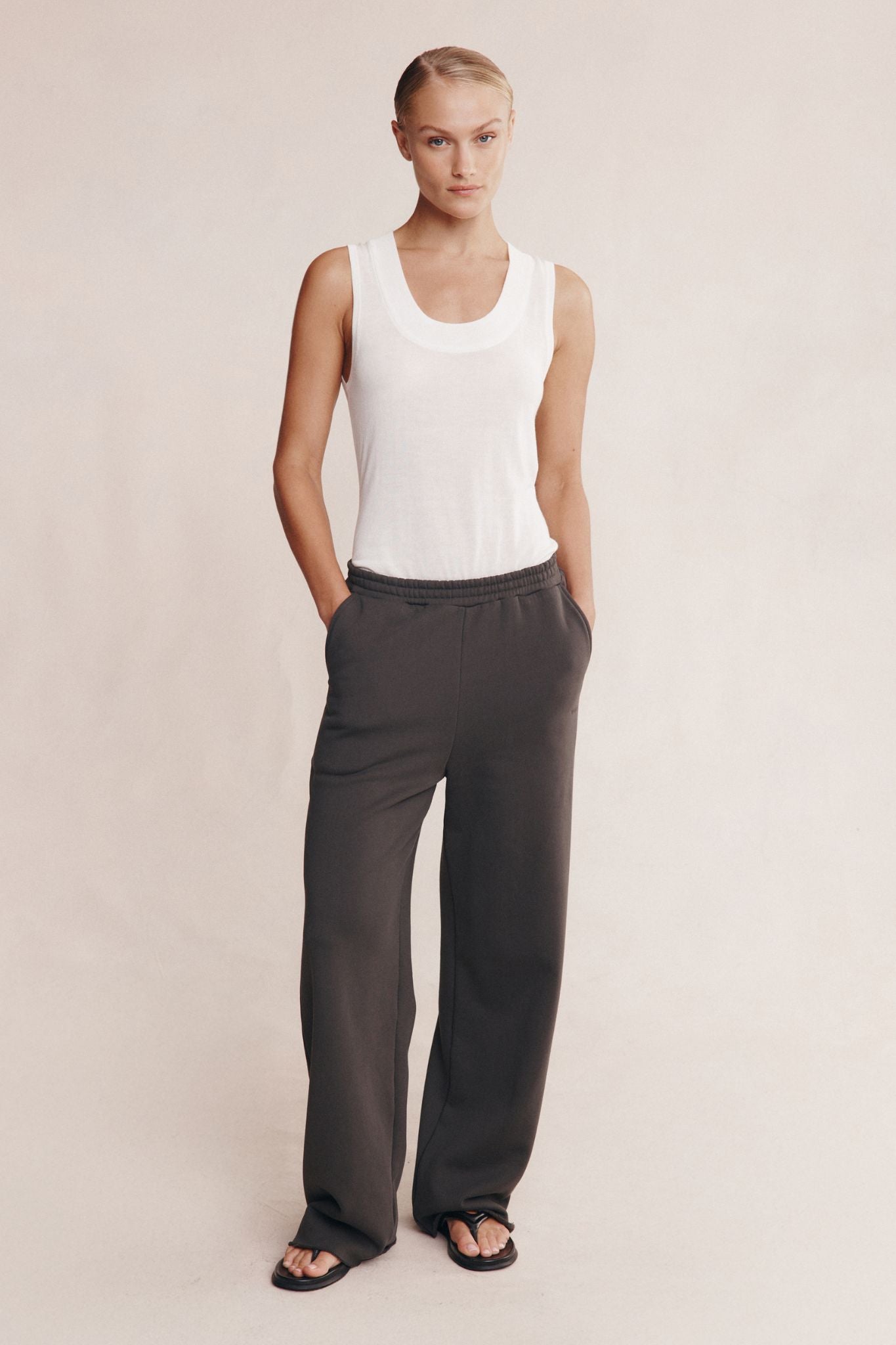 Robin Pant | Charcoal