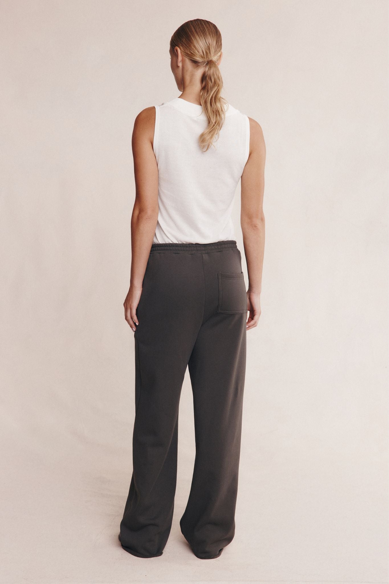 Robin Pant | Charcoal