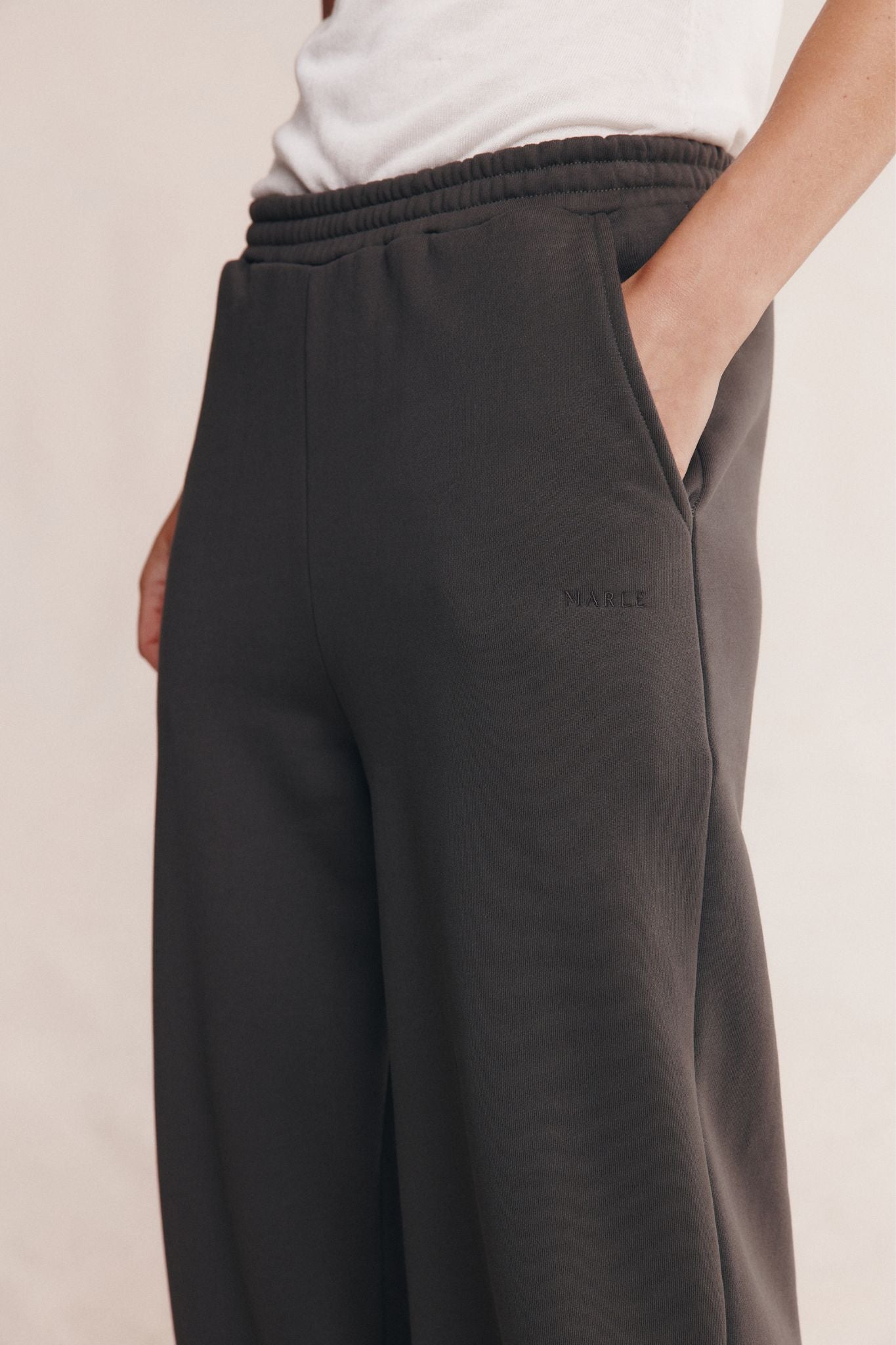 Robin Pant | Charcoal