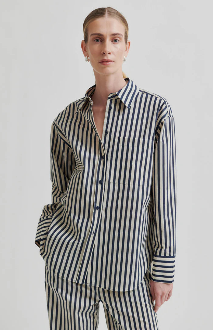 Aila Stripe Shirt | Trench Coat
