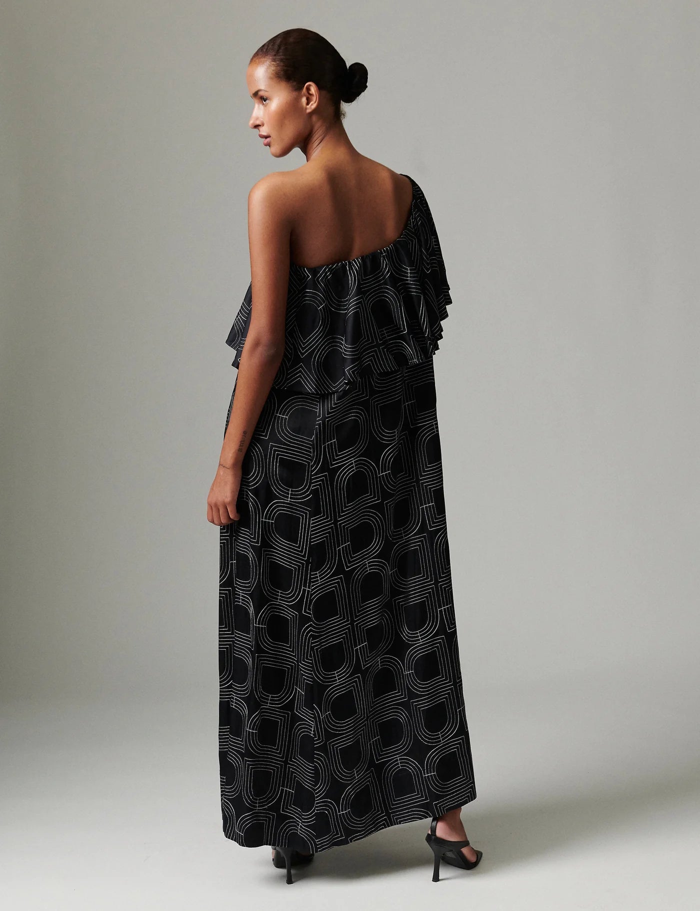 Chrissi | Black