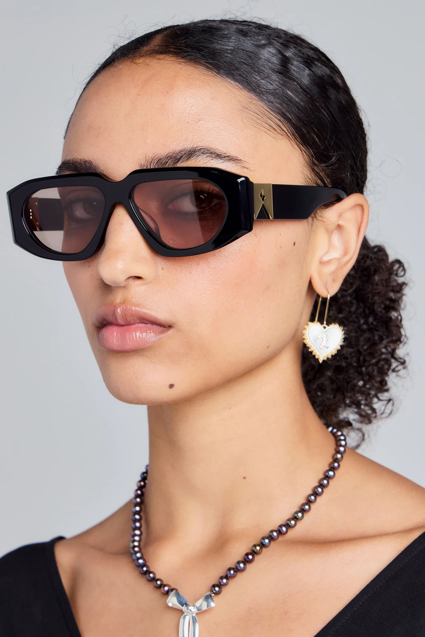 Equinox | Black