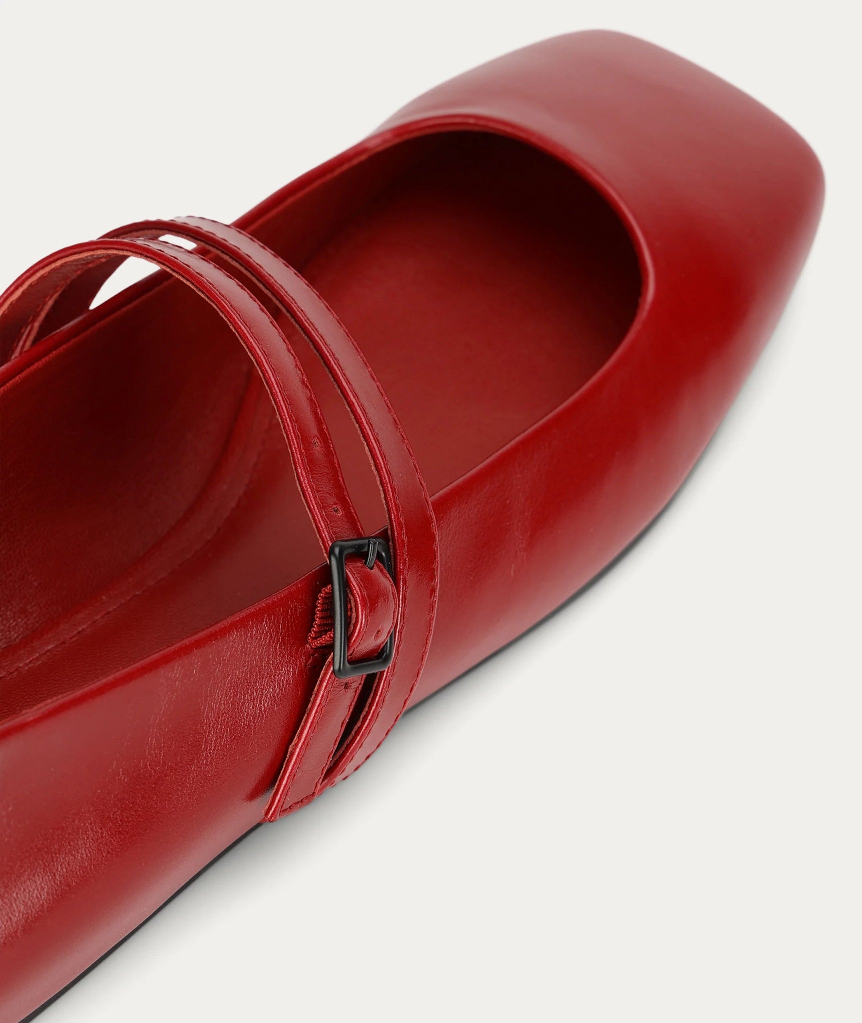 Deadly Ponies | Diomedes Flat | Cherry | Palm Boutique