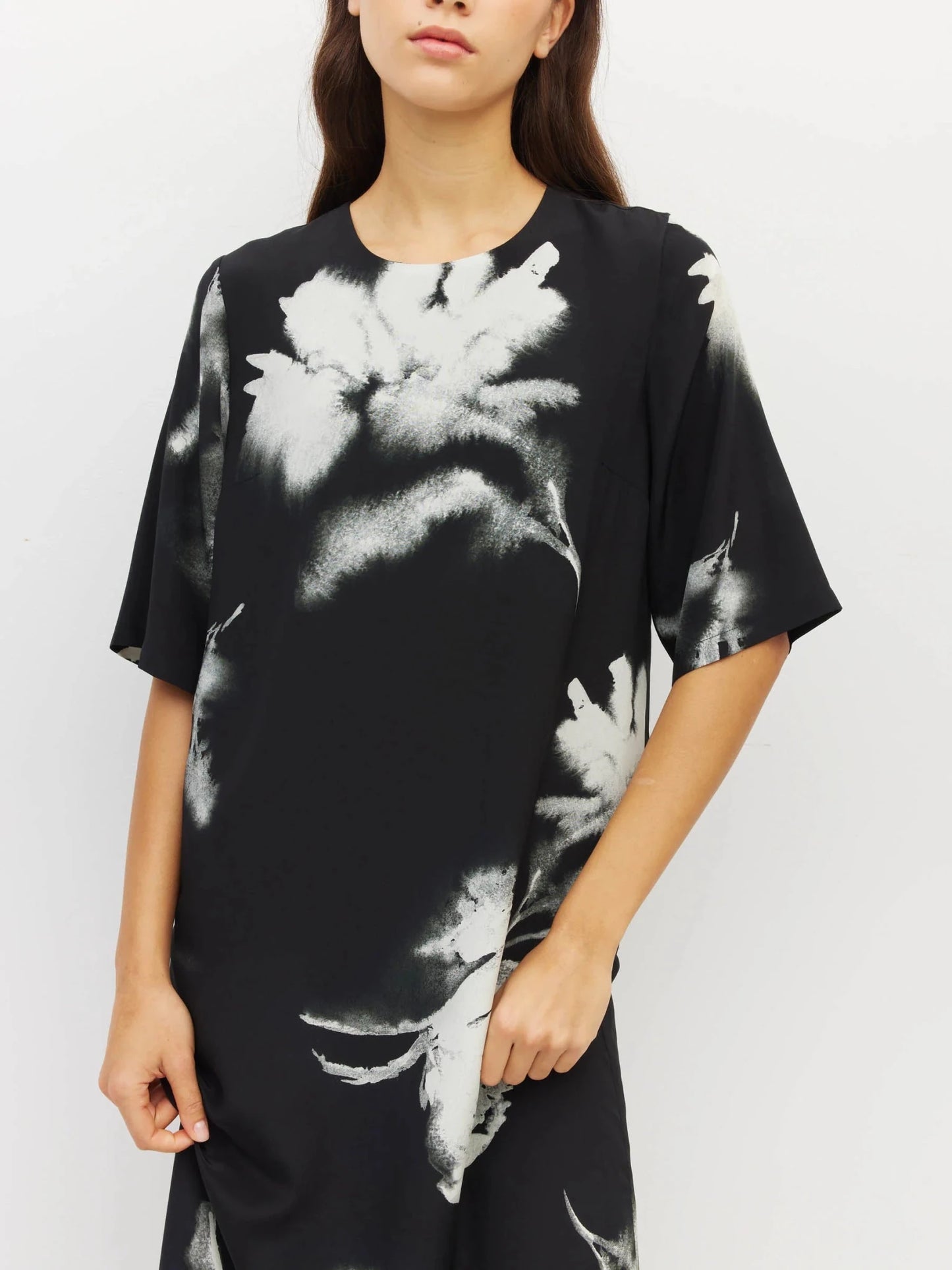 Juliette Hogan | Claire Dress (Inkflower Silk CDC) | Carbon | Palm Boutique