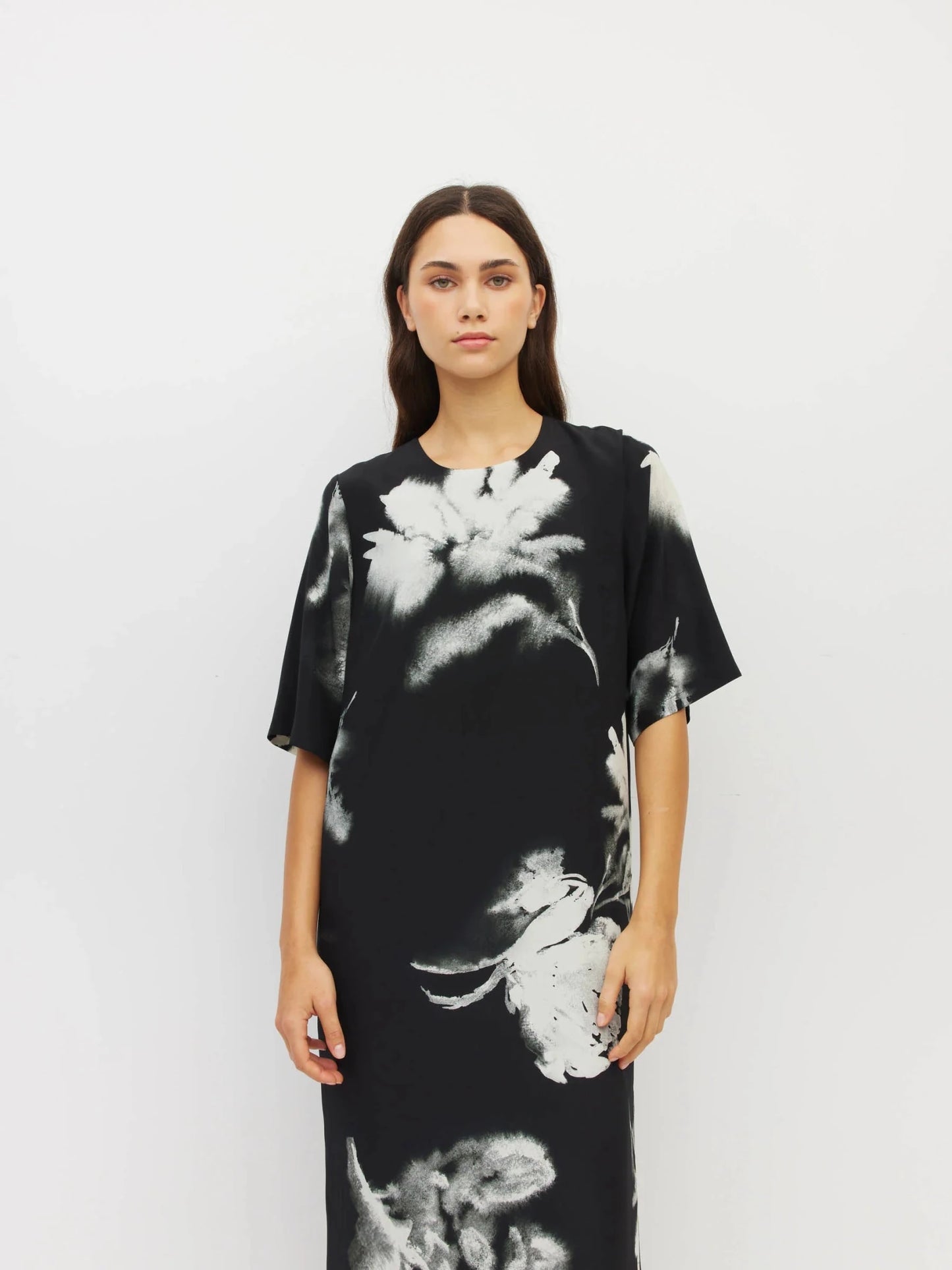 Juliette Hogan | Claire Dress (Inkflower Silk CDC) | Carbon | Palm Boutique