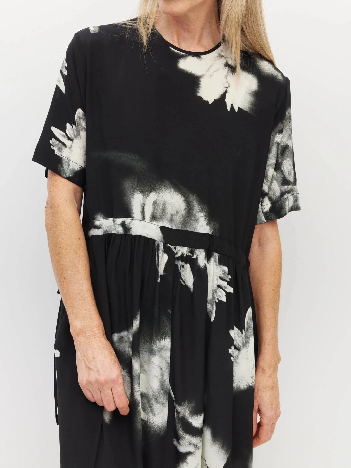 Juliette Hogan | Dima Tunic ( Inkflower Silk CDC) | Carbon | Palm Boutique