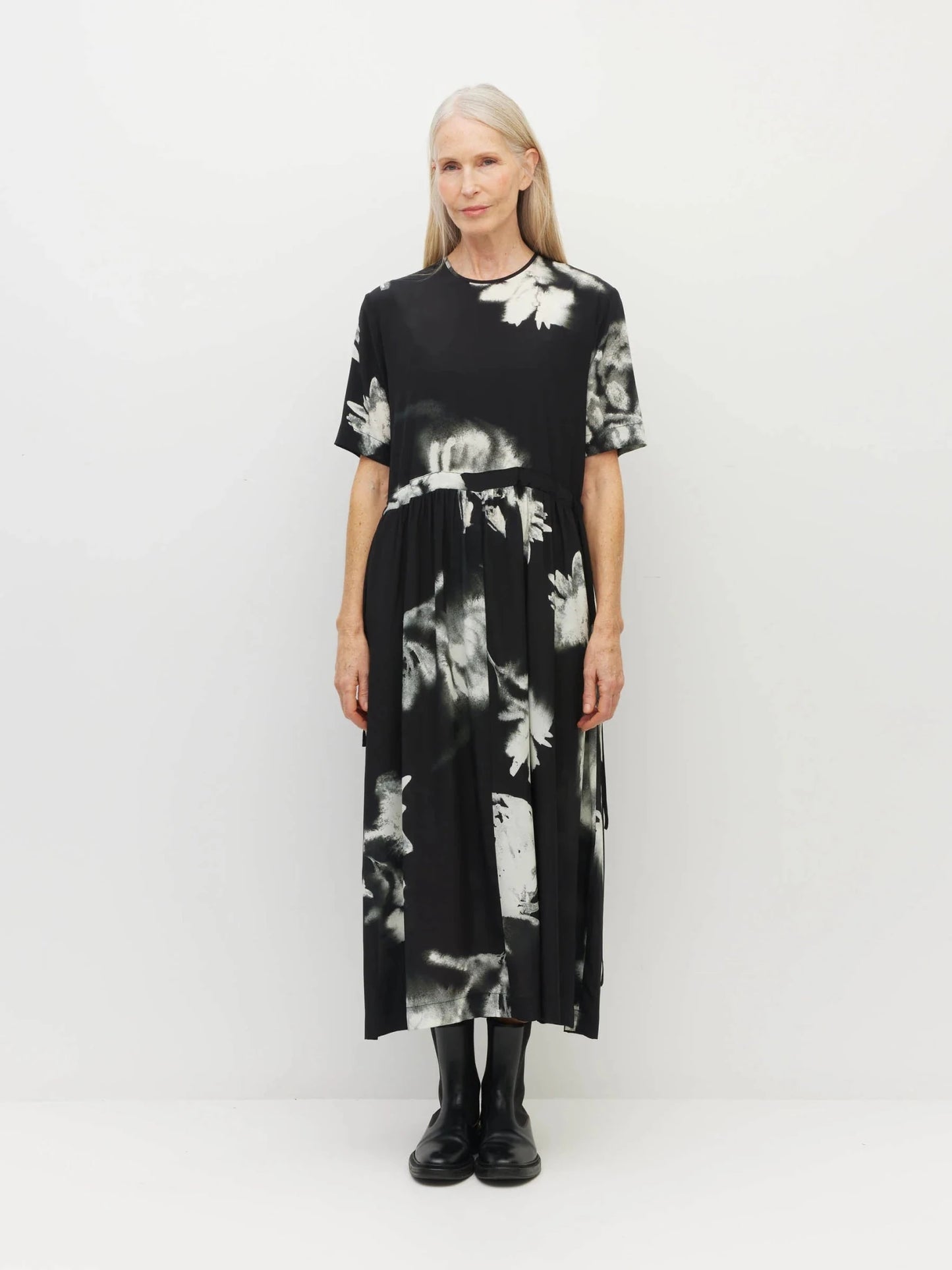 Juliette Hogan | Dima Tunic ( Inkflower Silk CDC) | Carbon | Palm Boutique
