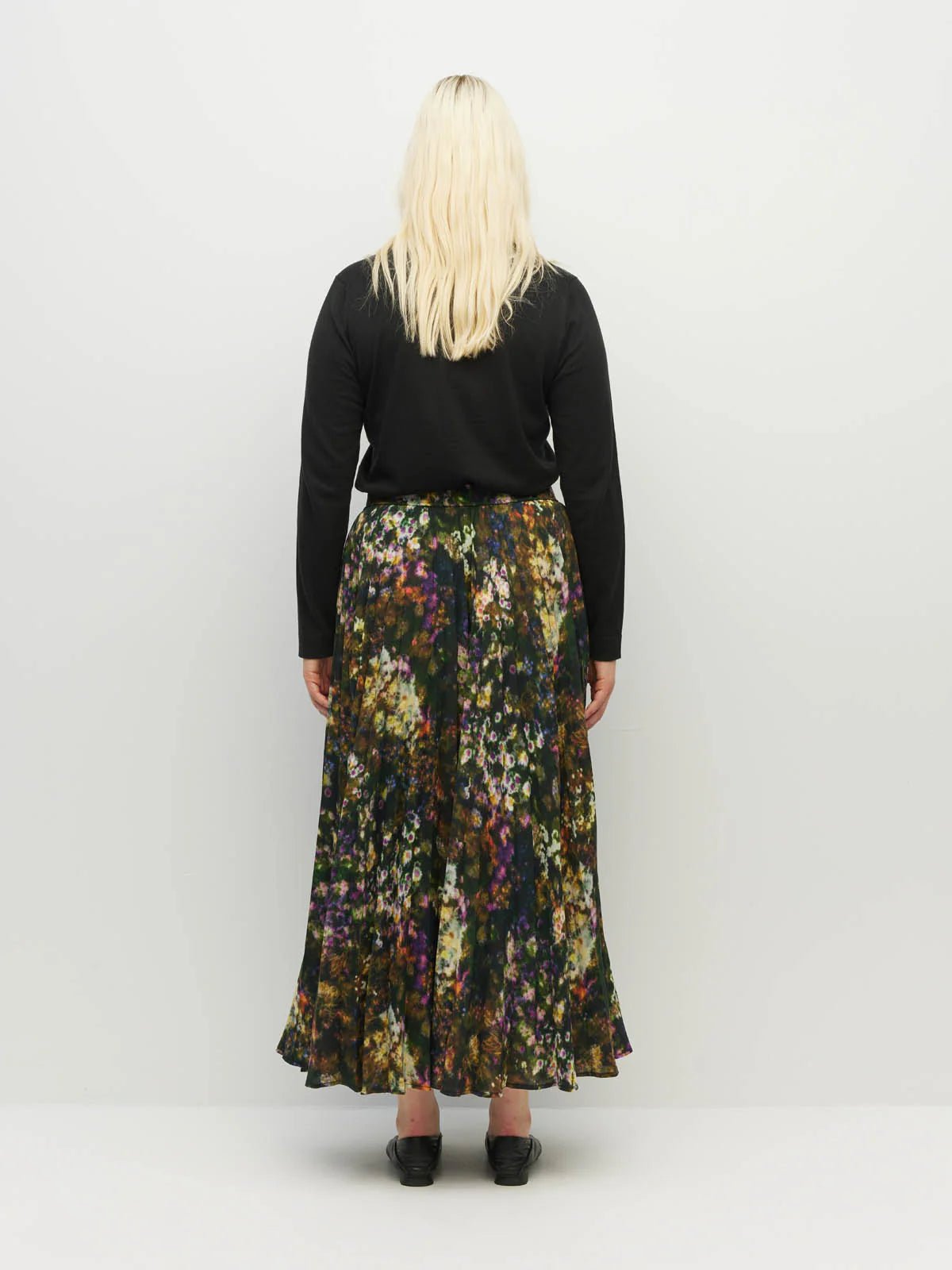 Juliette Hogan | Evelyn Pleat Skirt (Midnight Meadow) | Firefly Floral | Palm Boutique