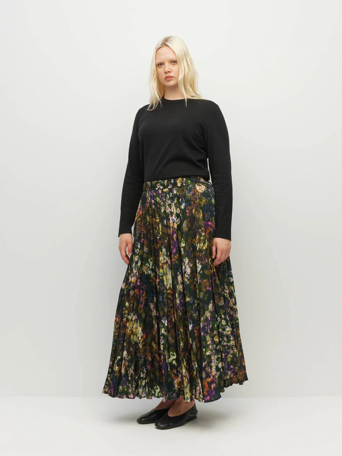 Juliette Hogan | Evelyn Pleat Skirt (Midnight Meadow) | Firefly Floral | Palm Boutique