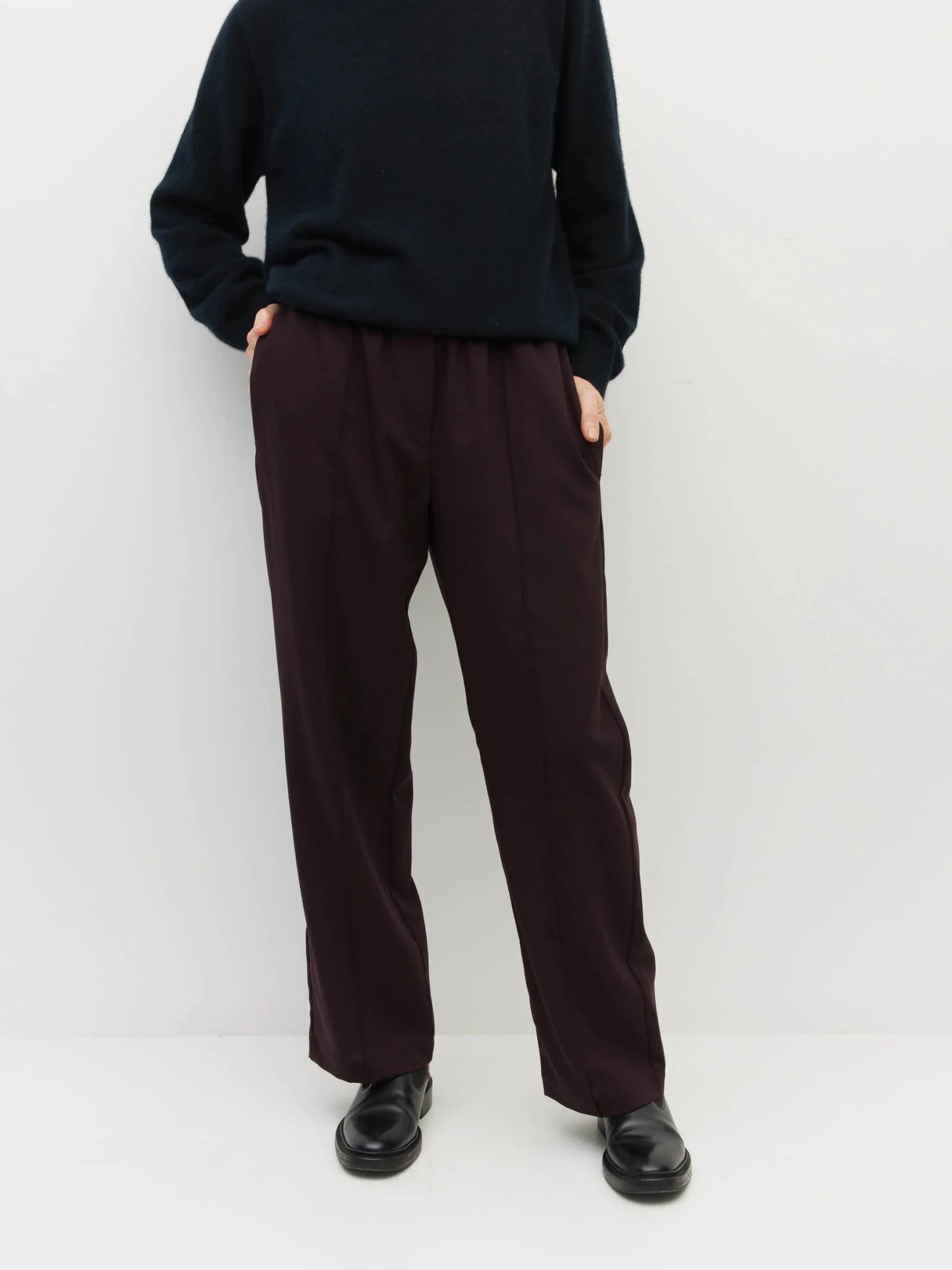 Juliette Hogan | Travel Pant (Bonotto Crepe) | Plum | Palm Boutique