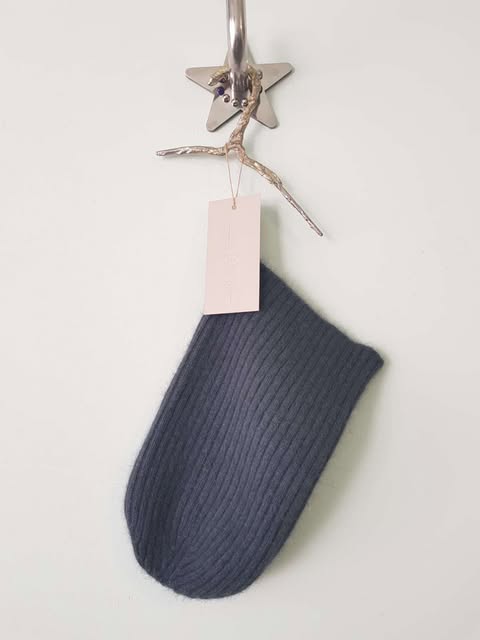 Lela Jacobs | U Beanie | Black | Palm Boutique