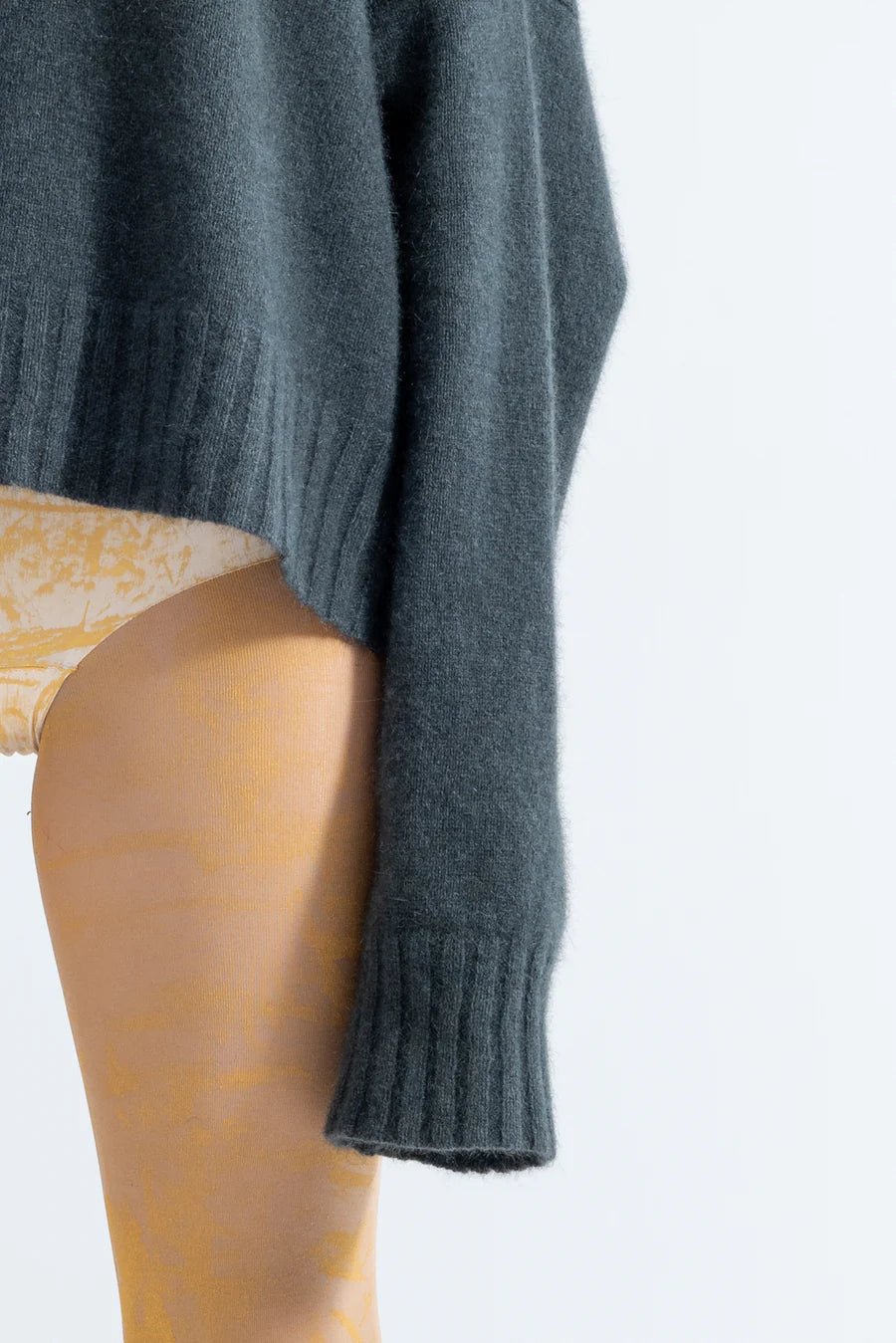Lela Jacobs | U Crop | Midnight | Palm Boutique