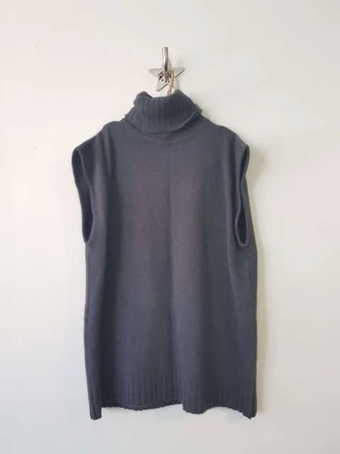 Lela Jacobs | U Turtle Vest | Midnight | Palm Boutique