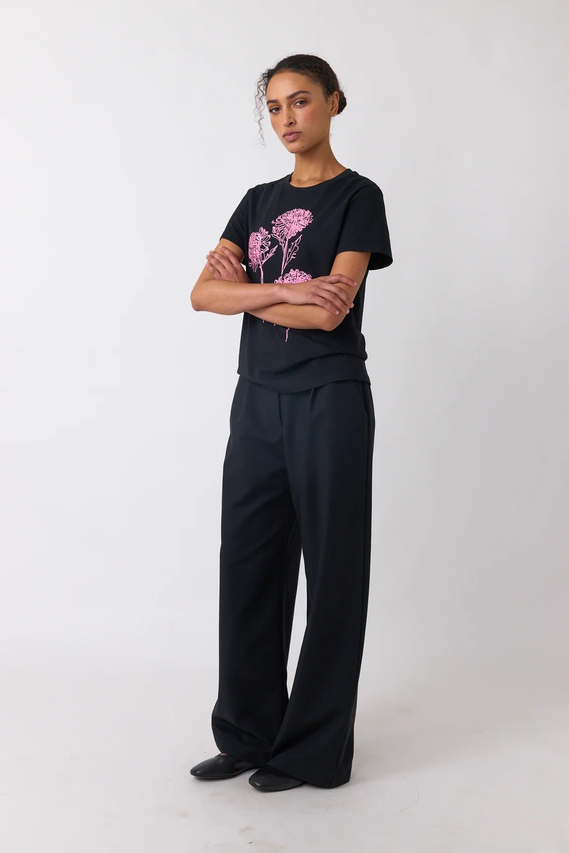 Sylvester | Dahlias T-Shirt | Black | Palm Boutique
