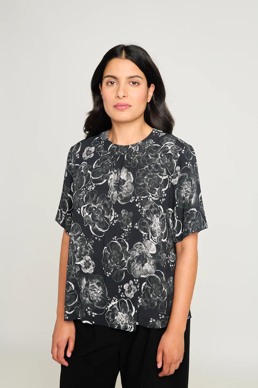 twenty - seven names | Peony tee | Black peony | Palm Boutique