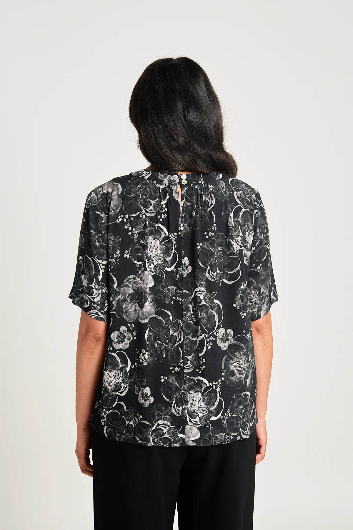 twenty - seven names | Peony tee | Black peony | Palm Boutique