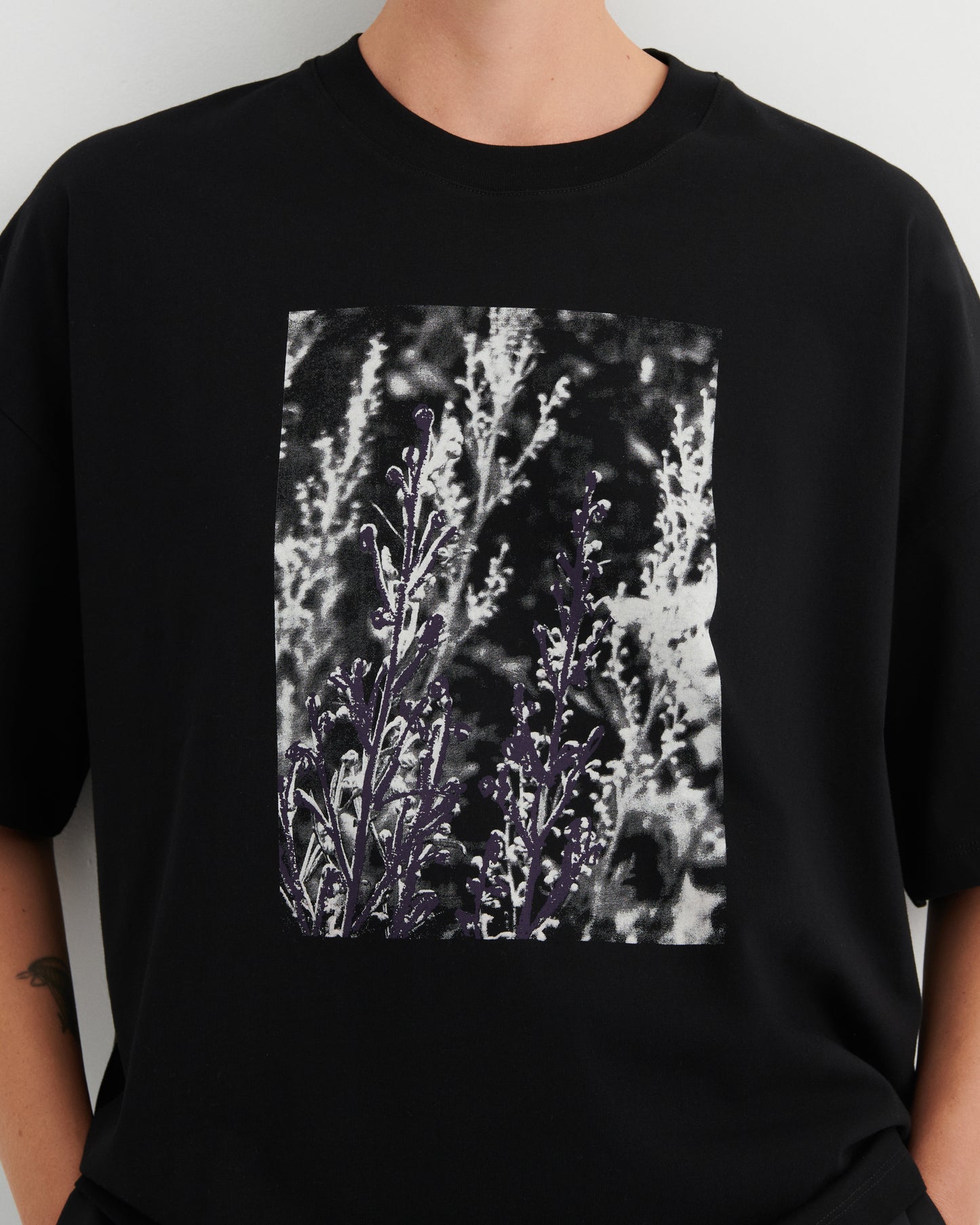 Scene Tee | Black