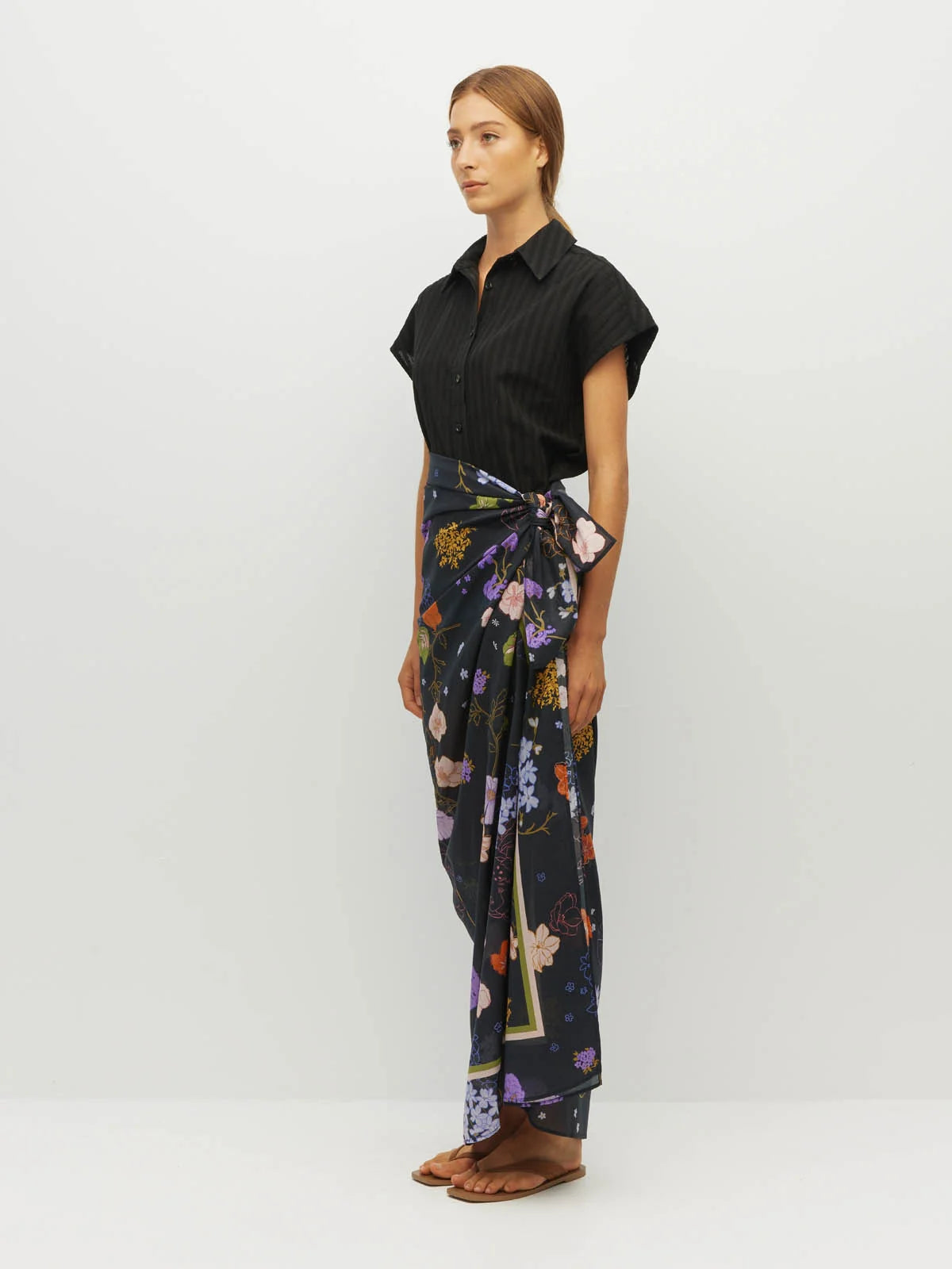 Border Sarong (Afterglow Floral Cotton) Noir