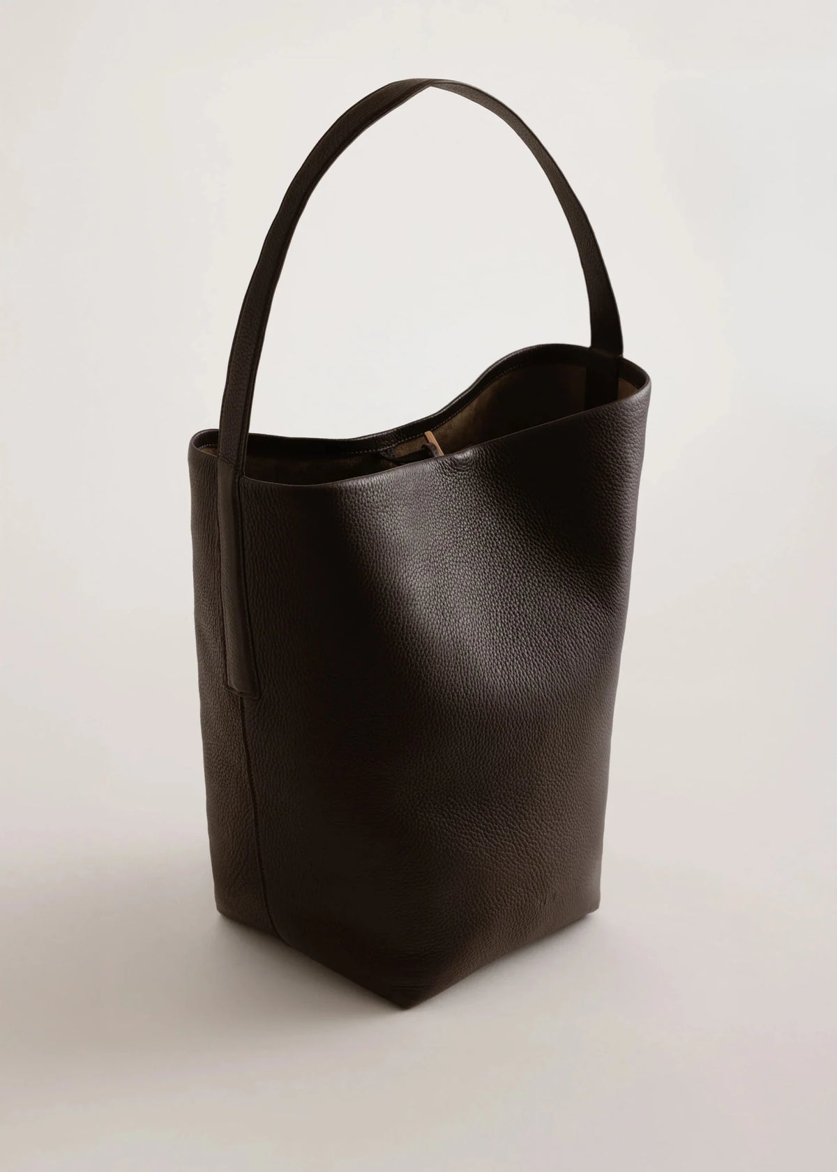 Yu Mei | Teresa Tote | Molasses | Palm Boutique